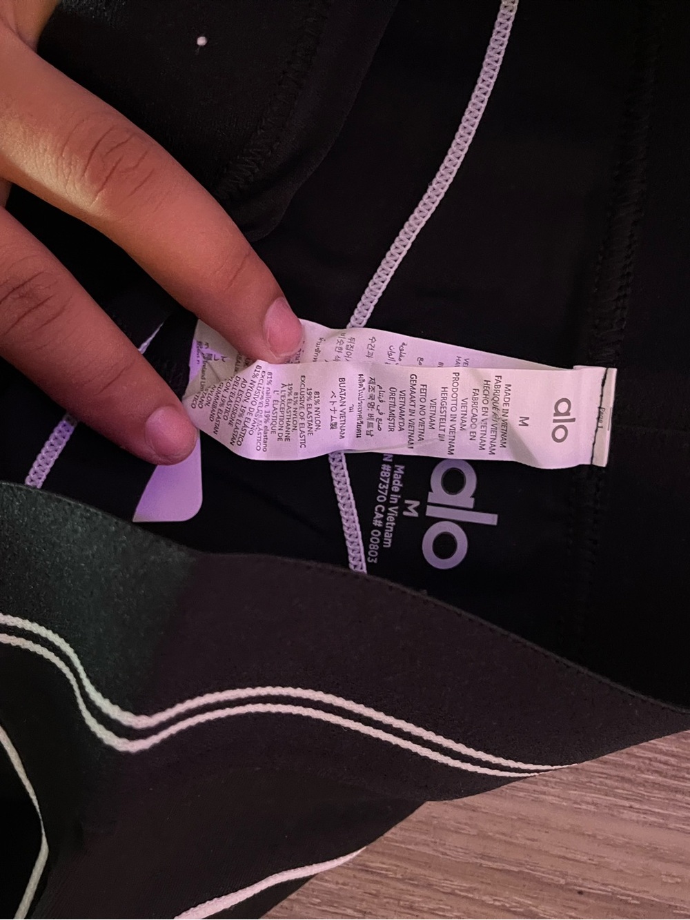 ALO Yoga Black Sports Bra and legging with White Contrast Stitching - Picture 5 of 5
